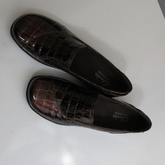 Clarks Bendables Patent Croc Embossed Loafers Shoes 38634 - Picture 9 of 14